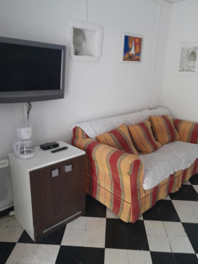 Auberge Des Garrigues ニーム エクステリア 写真