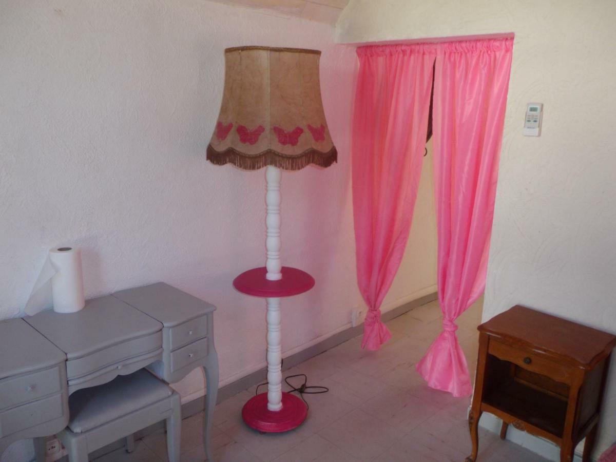 Auberge Des Garrigues ニーム エクステリア 写真