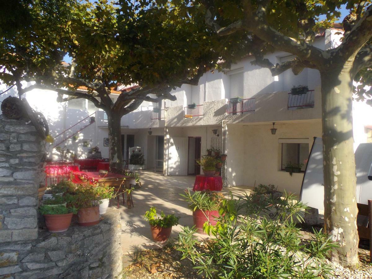 Auberge Des Garrigues ニーム エクステリア 写真