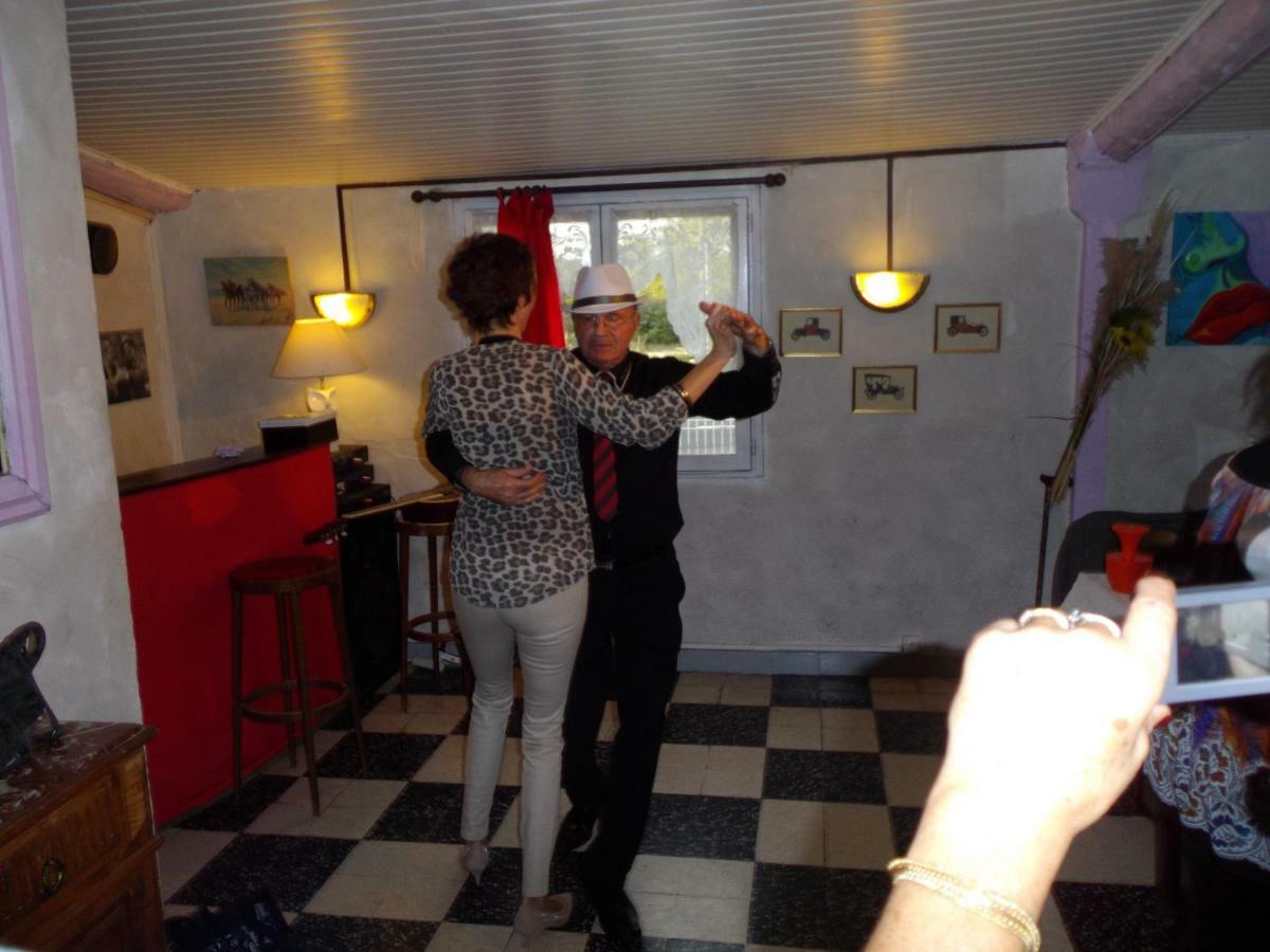 Auberge Des Garrigues ニーム エクステリア 写真
