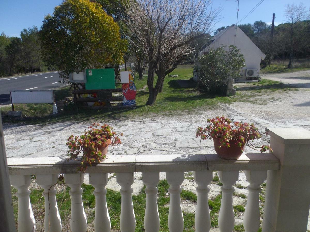 Auberge Des Garrigues ニーム エクステリア 写真