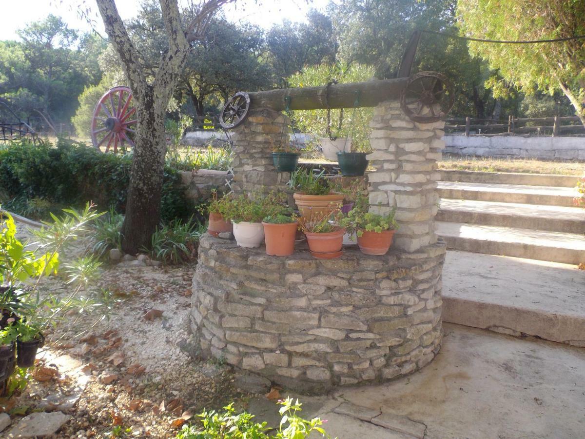 Auberge Des Garrigues ニーム エクステリア 写真