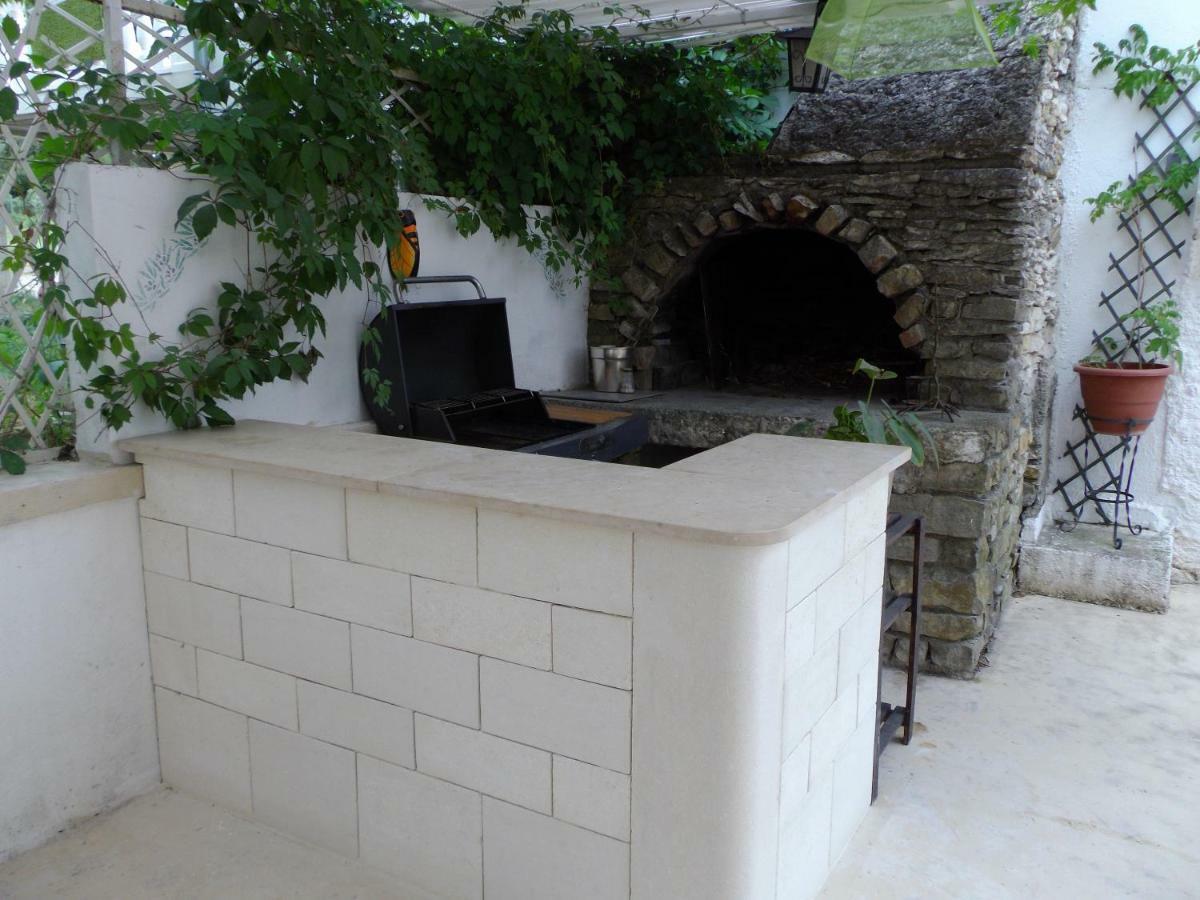 Auberge Des Garrigues ニーム エクステリア 写真